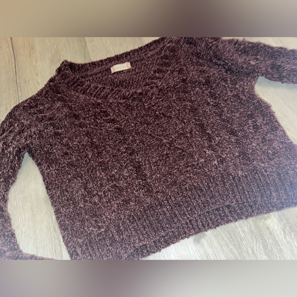 Small Altar’s State Sweater - Picture 5 of 6